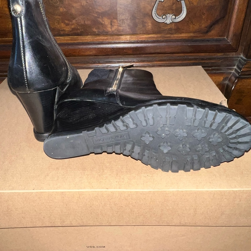 Michael Kors booties - Picture 4 of 4